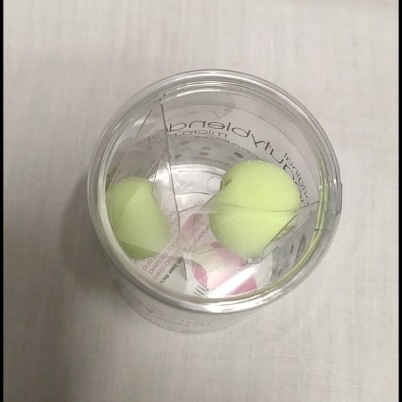 Sponge buy 3 for $30 - Picture 5 of 6